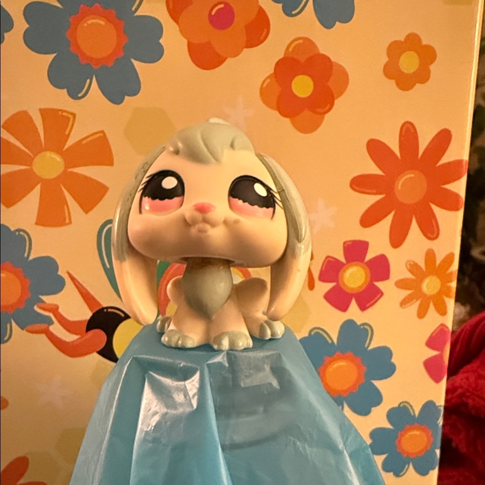 Littlest Pet Shop Cream Bunny with Light Blue Accents Figurine  Pet #1144